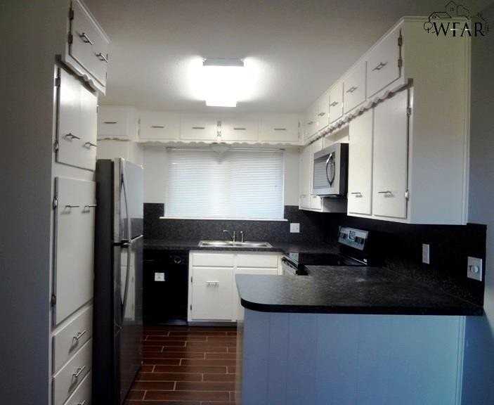 4714 Lois Ln - Photo 3 of 17