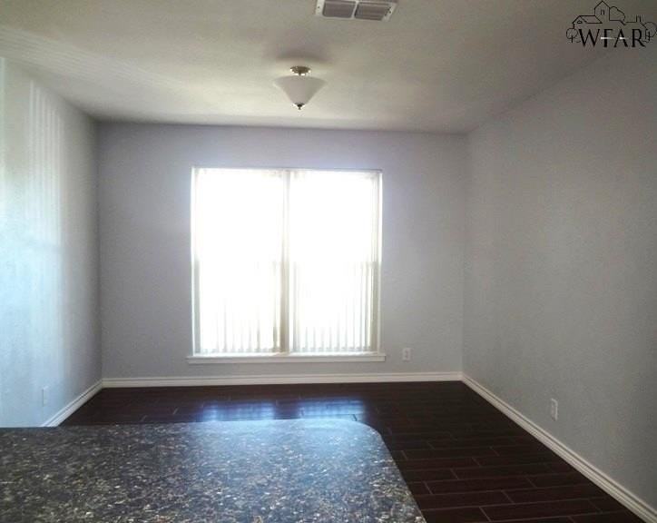 4714 Lois Ln - Photo 5 of 17