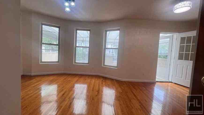 350 E 5th St - Photo 2 of 10