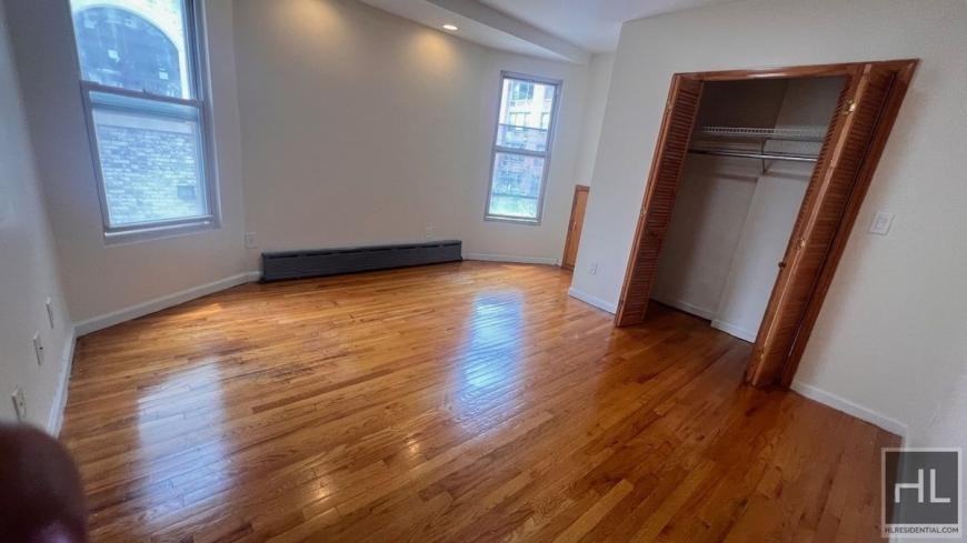 350 E 5th St - Photo 3 of 10