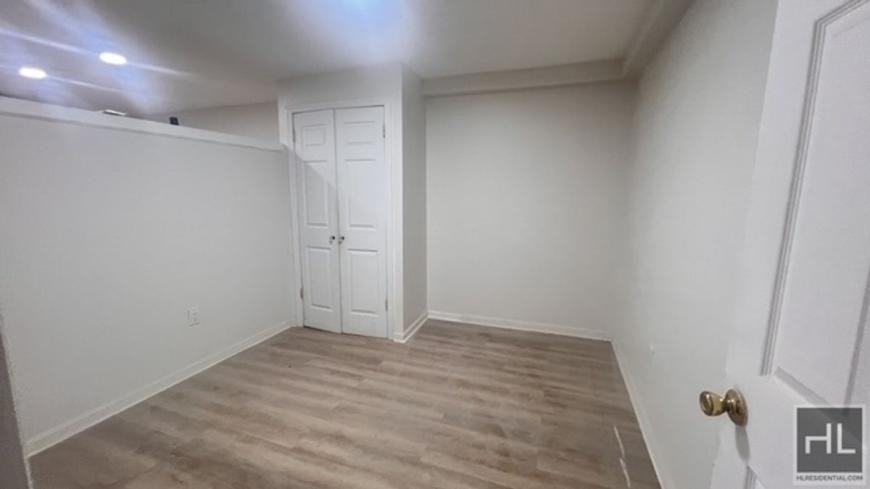 1195 Saint Marks Ave - Photo 7 of 10