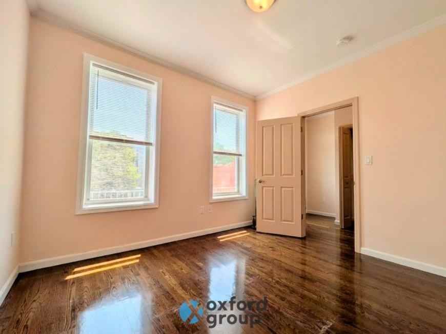 8010 6th Ave - Photo 2 of 8