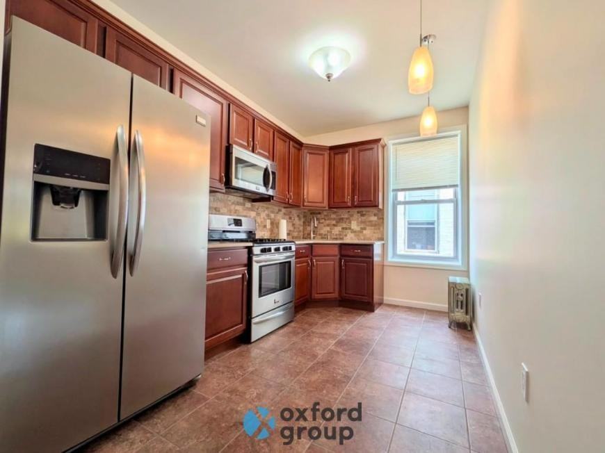 8010 6th Ave - Photo 3 of 8