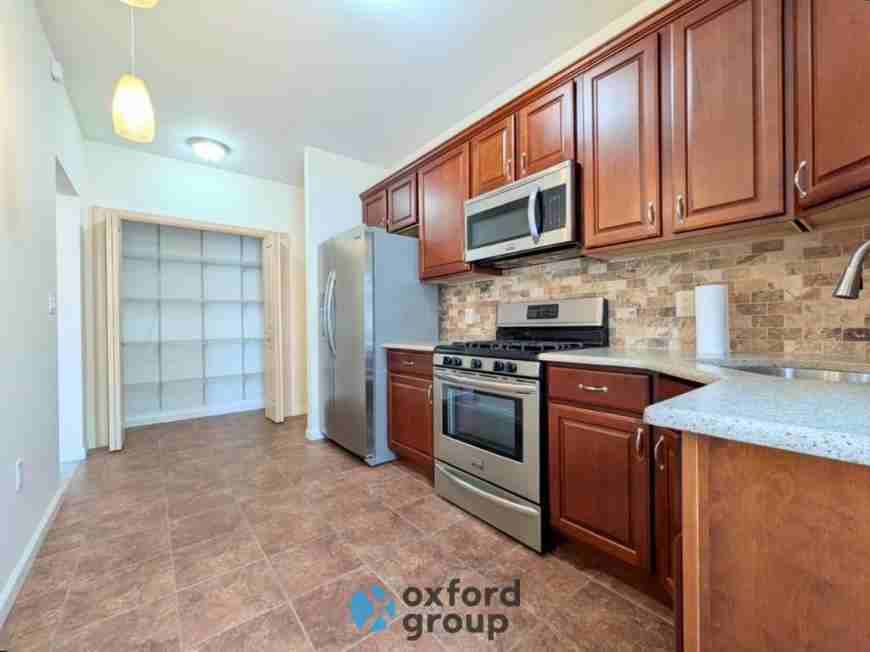 8010 6th Ave - Photo 4 of 8