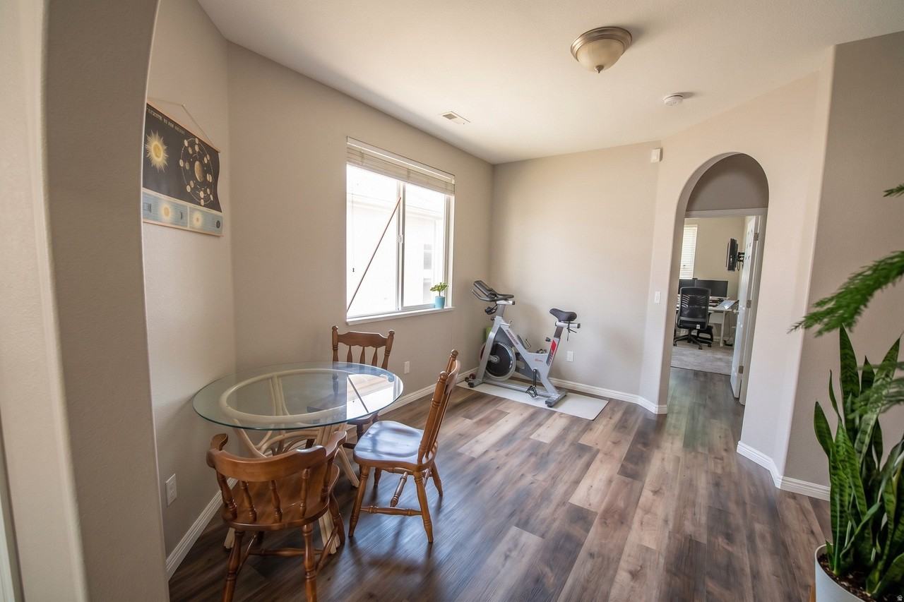 238 Caleb Dr - Photo 6 of 13