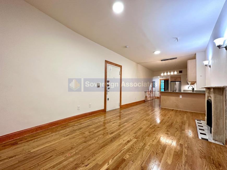 317 W 108th St - Photo 4 of 10