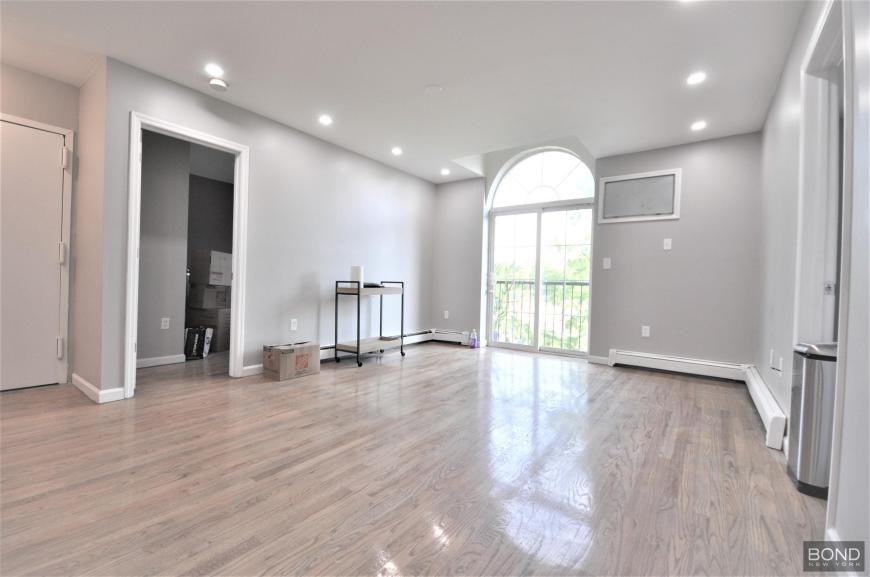 1559 Dean St - Photo 3 of 7