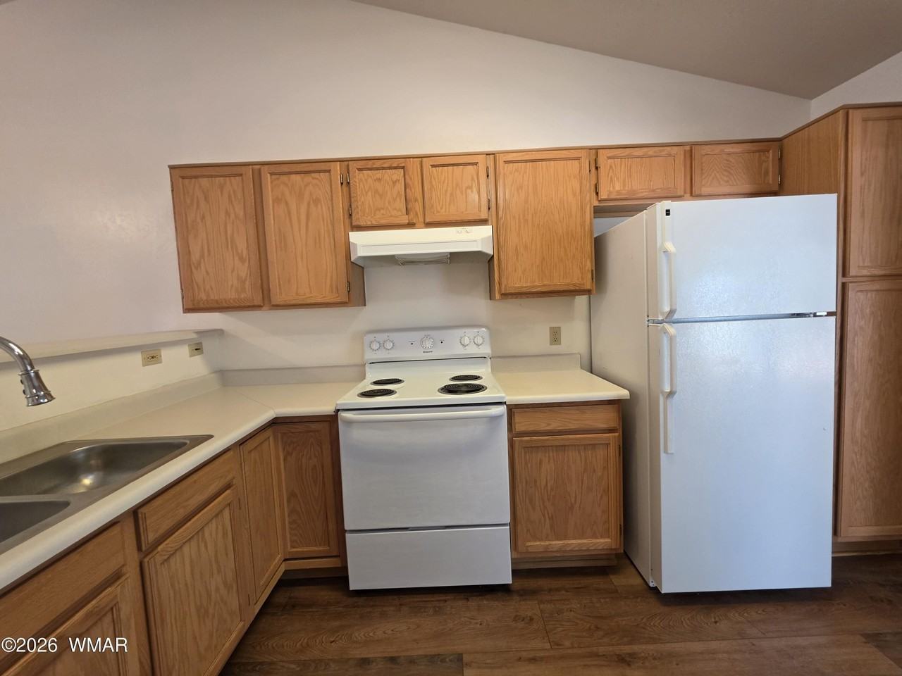 1721 W Hall St - Photo 6 of 20