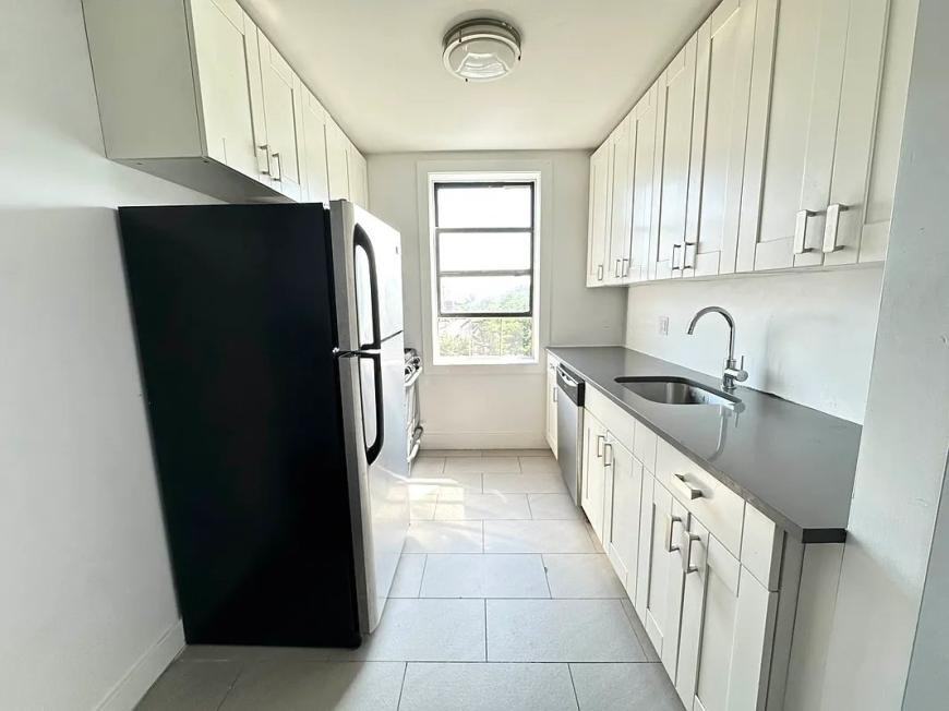 3660 Waldo Ave - Photo 2 of 8