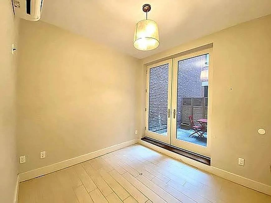 273 W 138th St - Photo 4 of 7