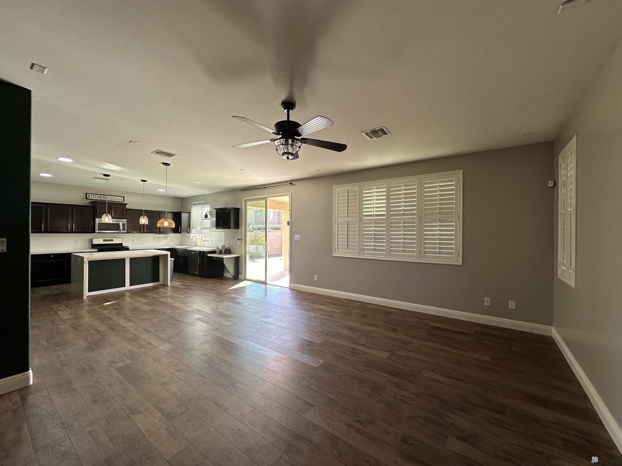 6569 E 34th Ln - Photo 6 of 34