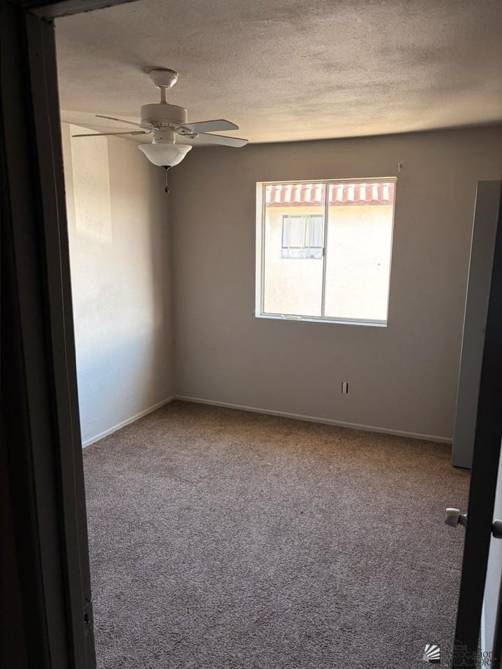 1508 W 9th Pl - Photo 6 of 6