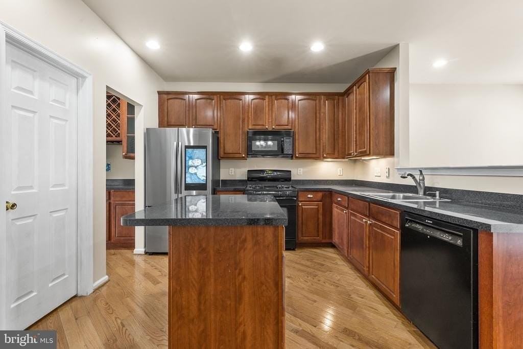 271 Yorktown Ct - Photo 4 of 37