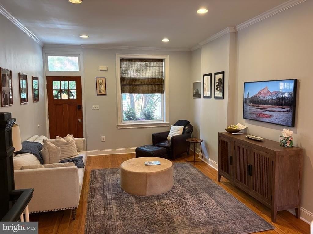 2608 Swain St - Photo 3 of 34