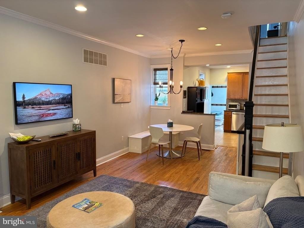 2608 Swain St - Photo 5 of 34