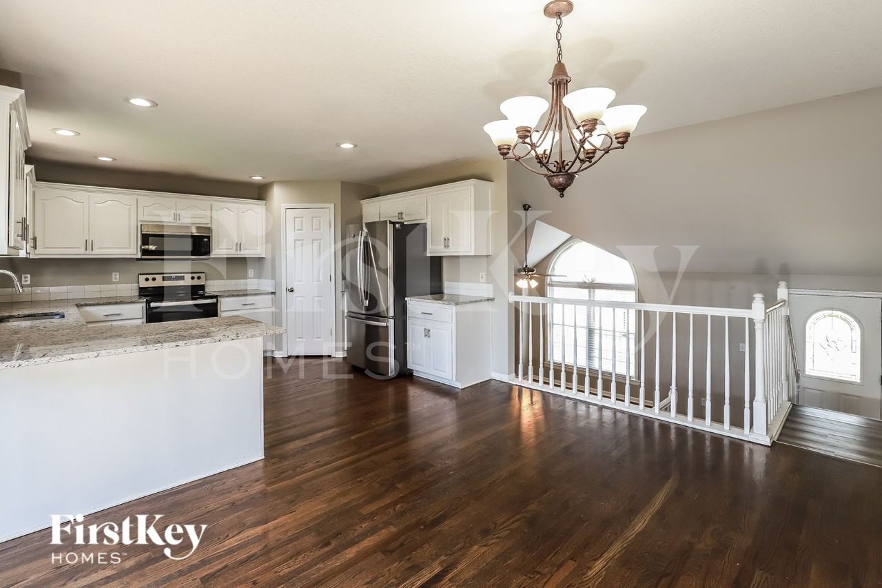 904 Madelyn Dr - Photo 5 of 19