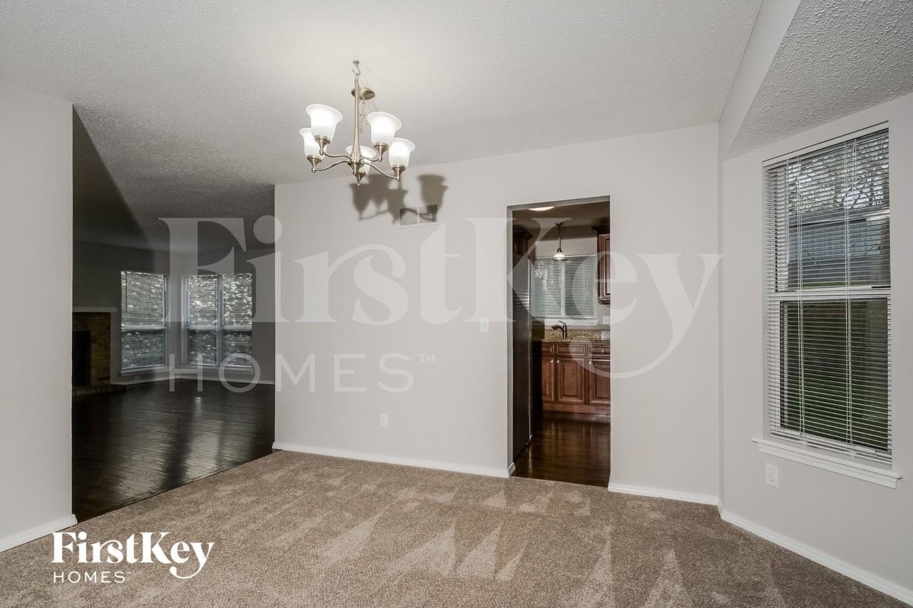 457 Oak Glen Dr - Photo 5 of 15