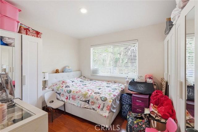 24092 Gemwood Dr - Photo 3 of 8