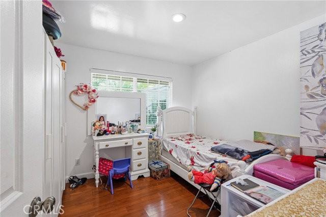 24092 Gemwood Dr - Photo 4 of 8