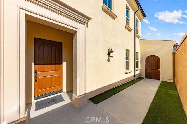 207 Alora - Photo 2 of 8