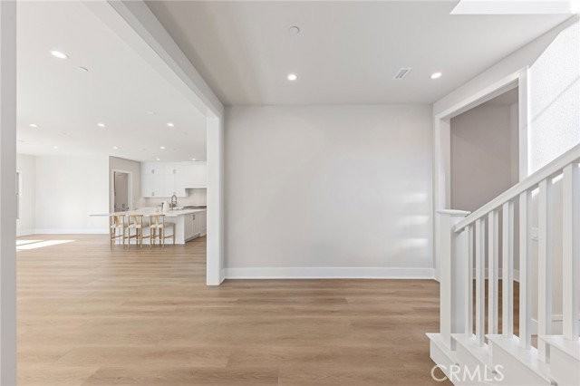 207 Alora - Photo 3 of 8