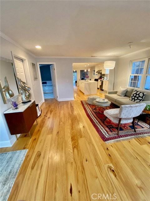 518 Westminster Ave - Photo 3 of 8