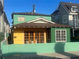 featured image of 221 Diamond Ave