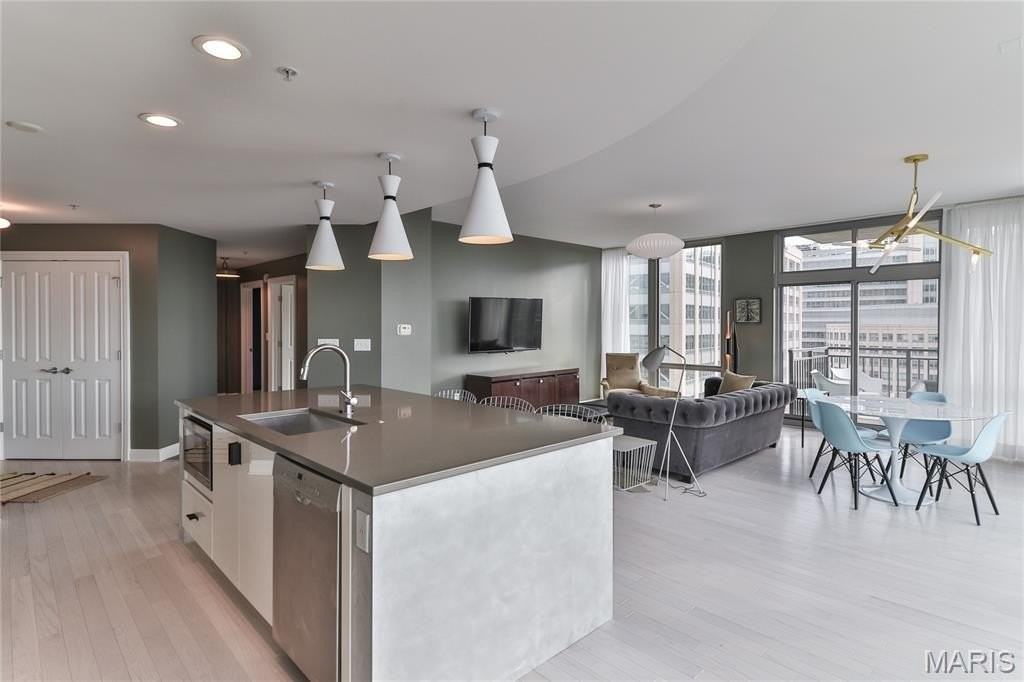 4909 Laclede Ave #1201 - Photo 6 of 40