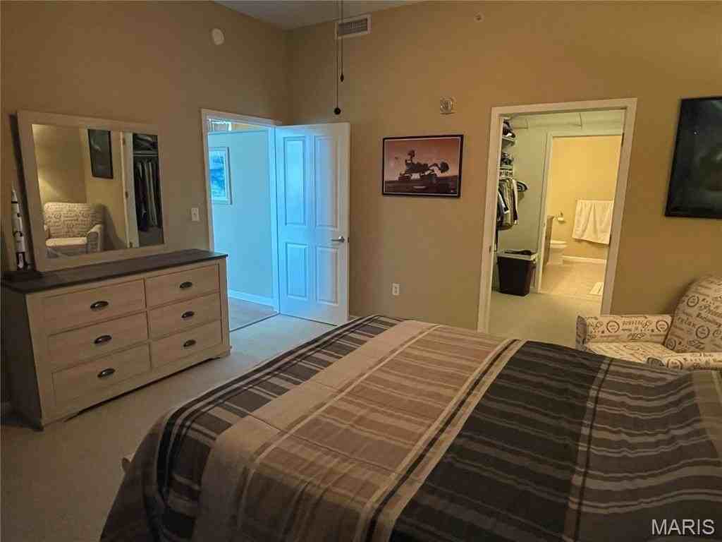4909 Laclede Ave #705 - Photo 7 of 25