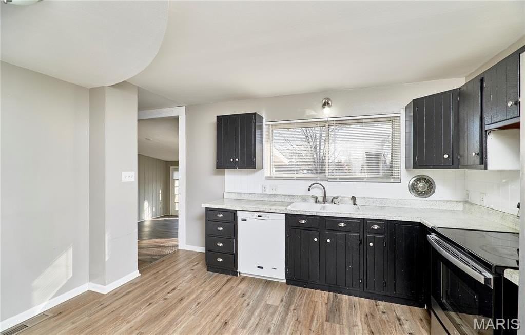 495 Versailles Dr - Photo 6 of 25