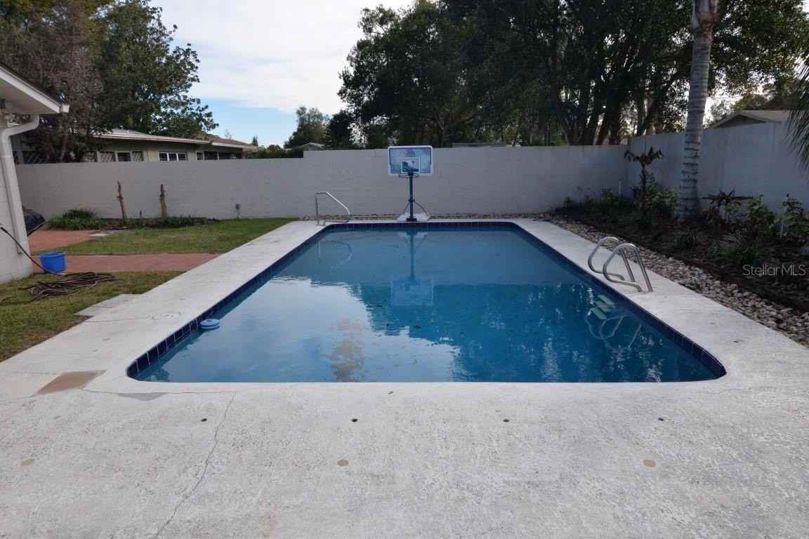 300 E Maine Ave - Photo 4 of 36