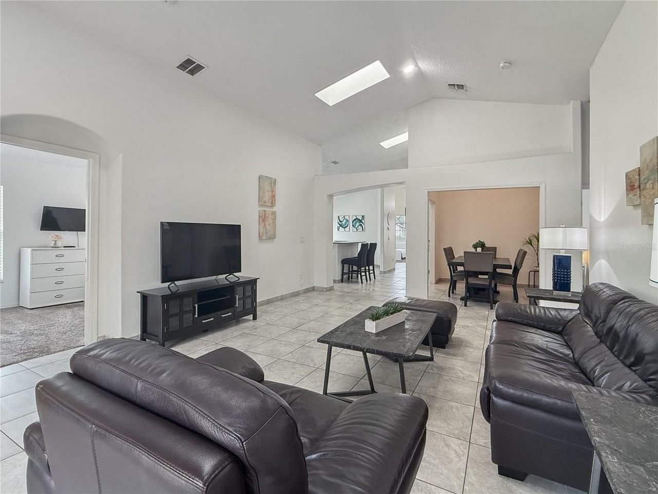 2512 Oneida Loop - Photo 7 of 28