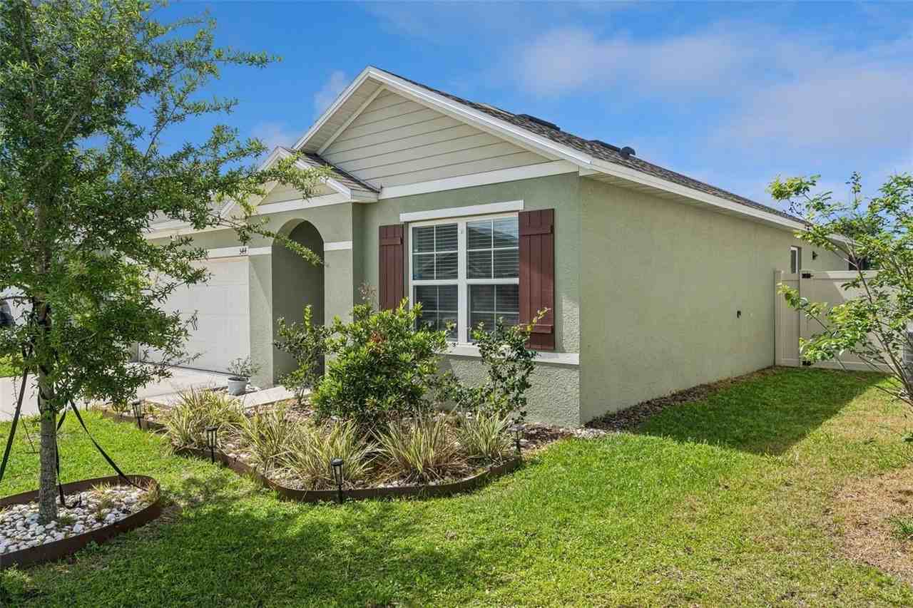 544 Park Place Blvd - Photo 3 of 35