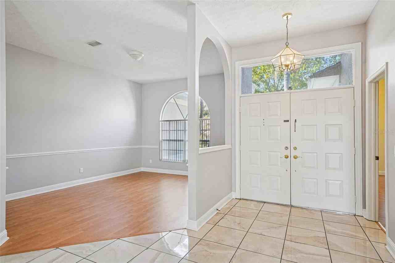 918 Academy Dr - Photo 7 of 50