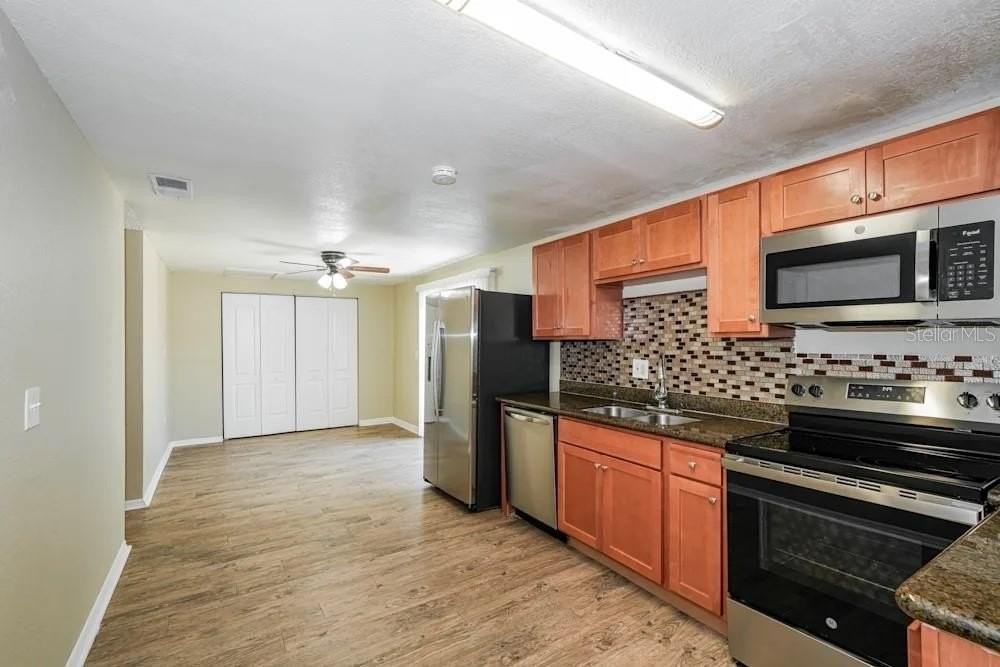 6405 Regatta Ct - Photo 4 of 15