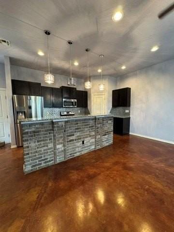 541 S Fretz Ave