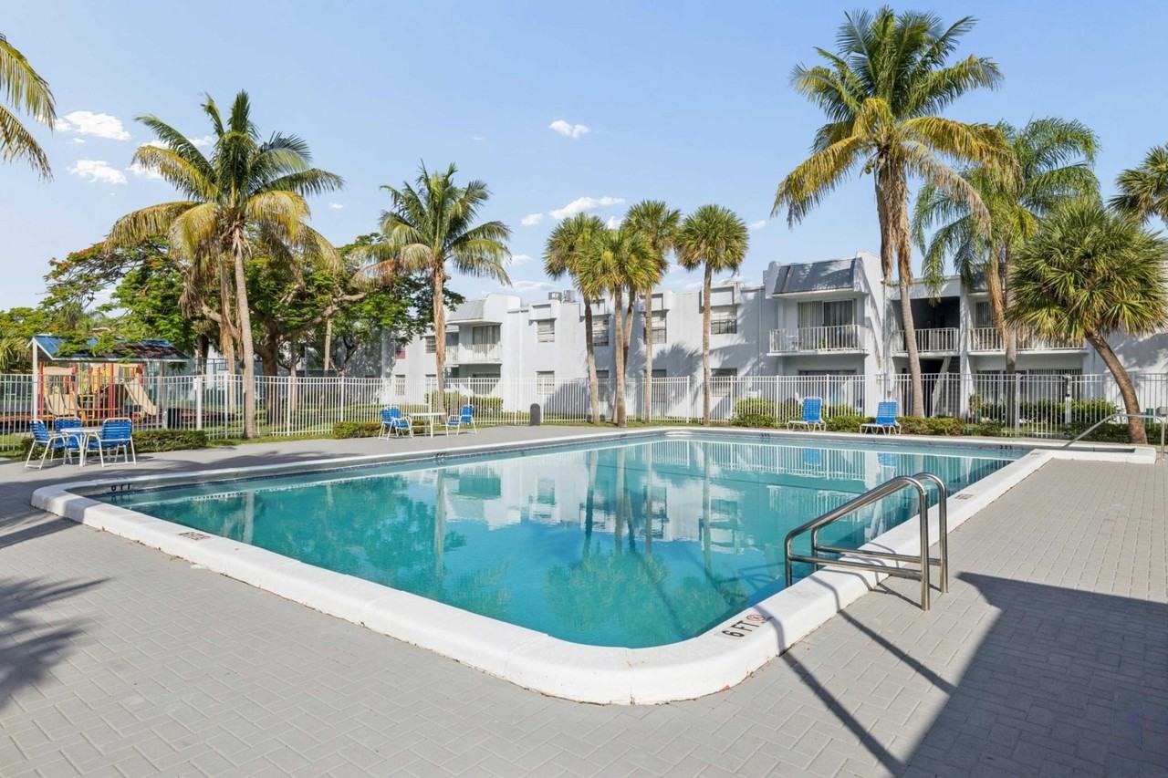 Clear Lake Palms - Photo 3 of 42