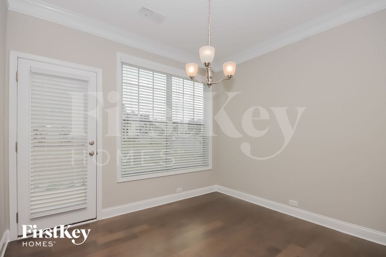 3961 Norman View Dr - Photo 5 of 15