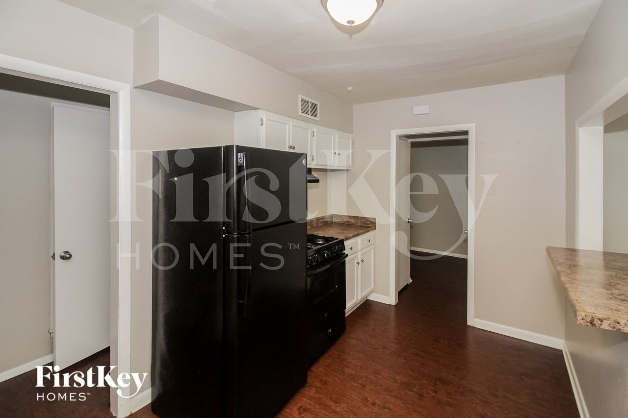 842 Eastern Dr - Photo 7 of 16