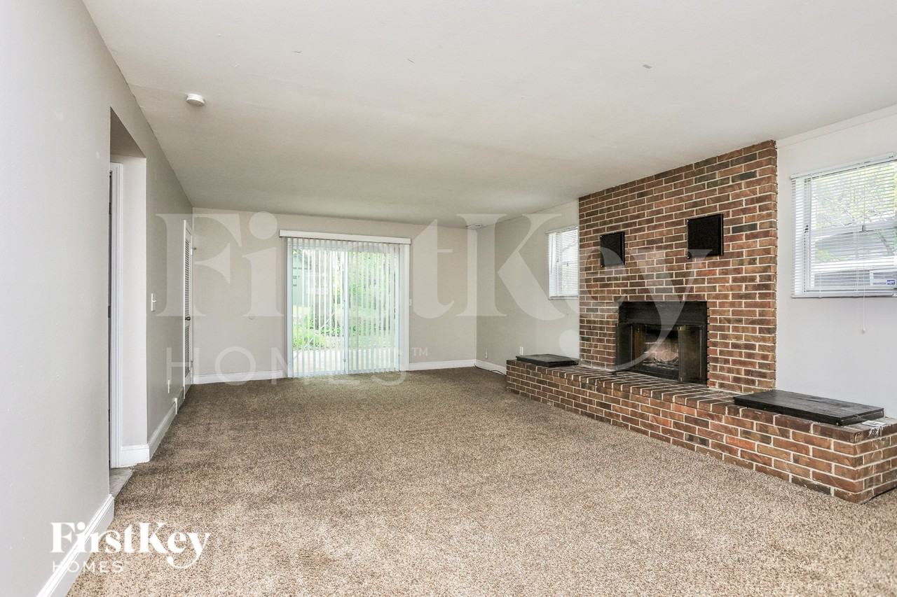 6 Van Crest Ln - Photo 3 of 15