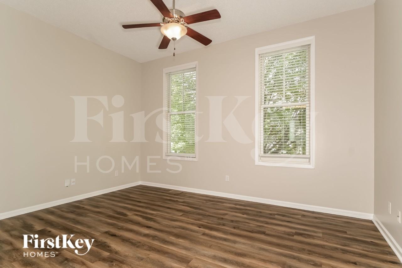 3455 Hiram St - Photo 3 of 19