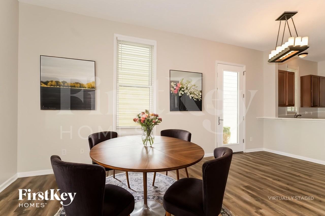 3455 Hiram St - Photo 6 of 19