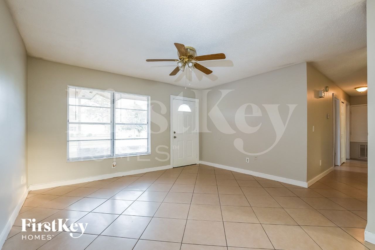 325 Tall Pine Ln - Photo 3 of 17
