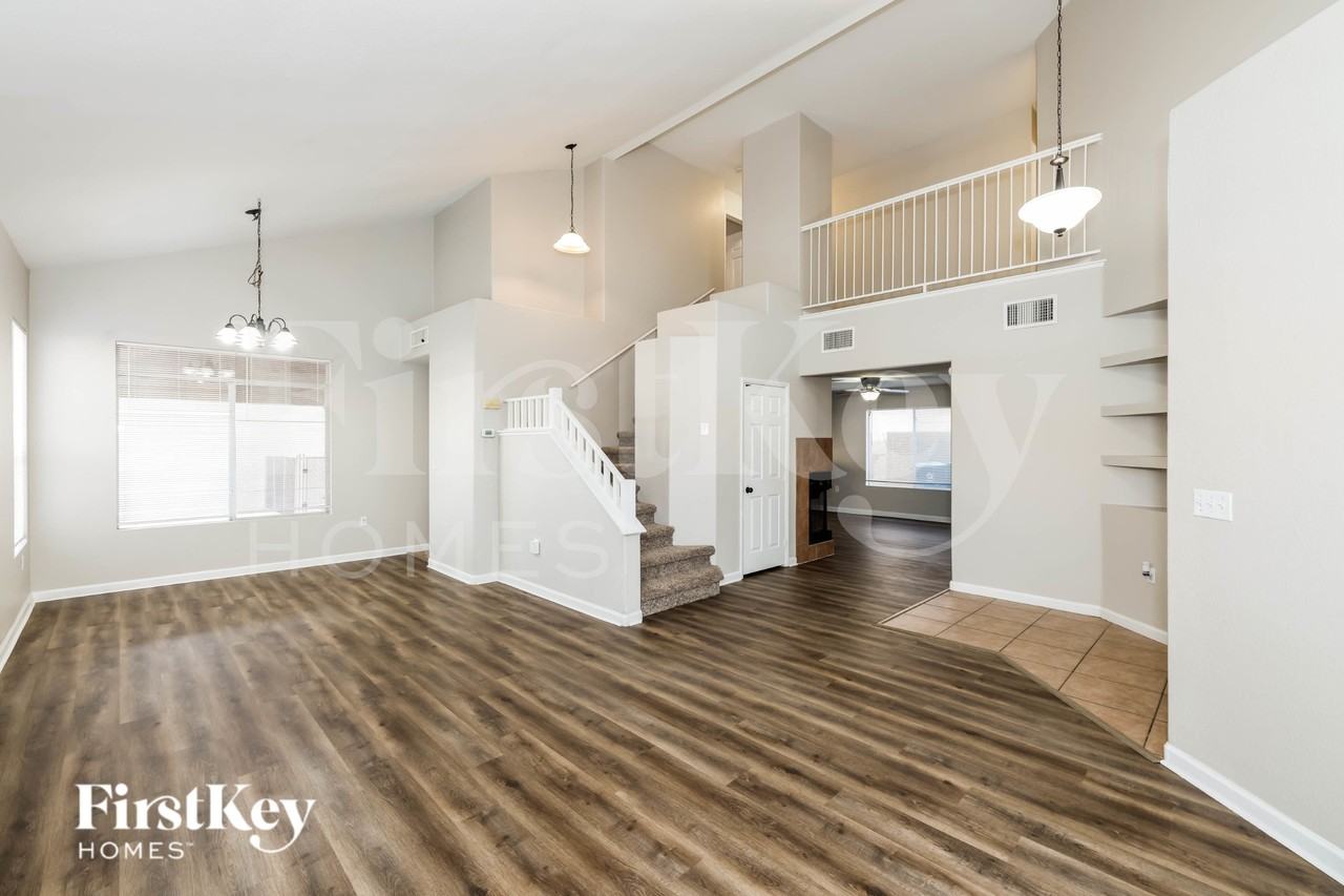 2145 Hookcross Cir - Photo 3 of 19
