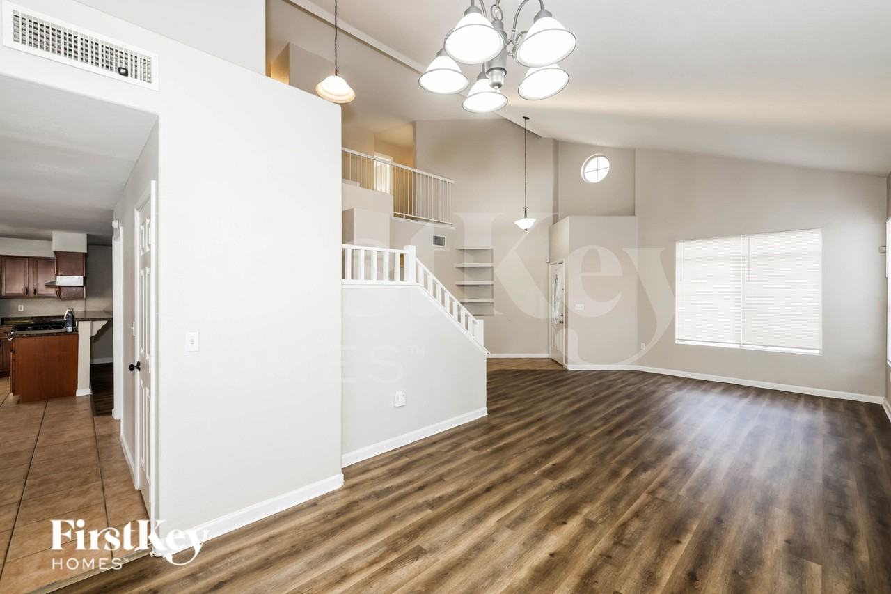 2145 Hookcross Cir - Photo 5 of 19