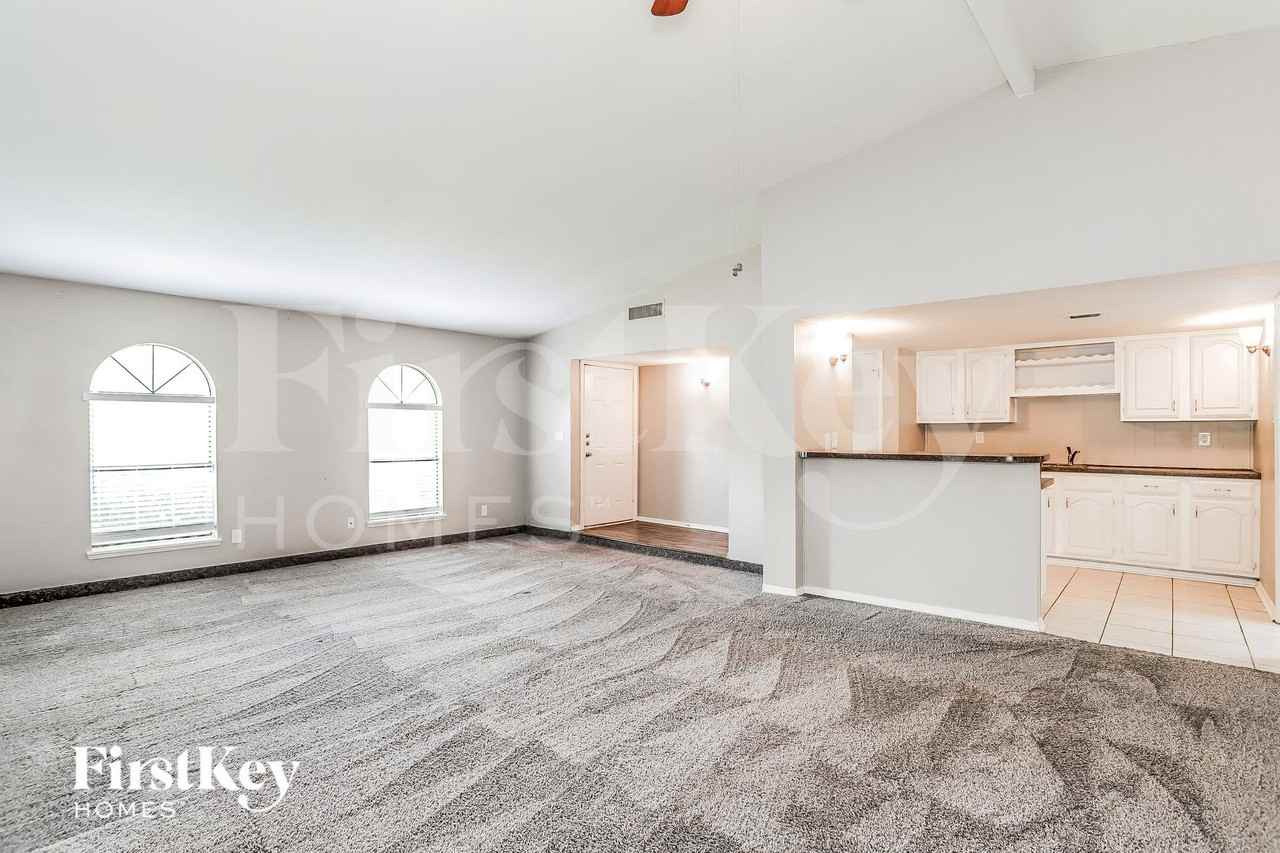 16939 Macleish Dr - Photo 2 of 16
