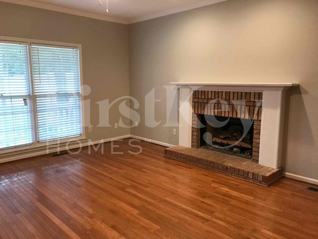 1622 Keeneland Dr - Photo 3 of 27