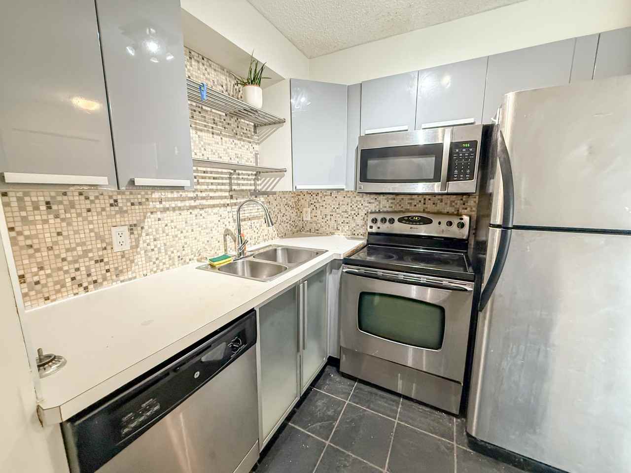 4000 Somervale Court SW - Photo 4 of 21