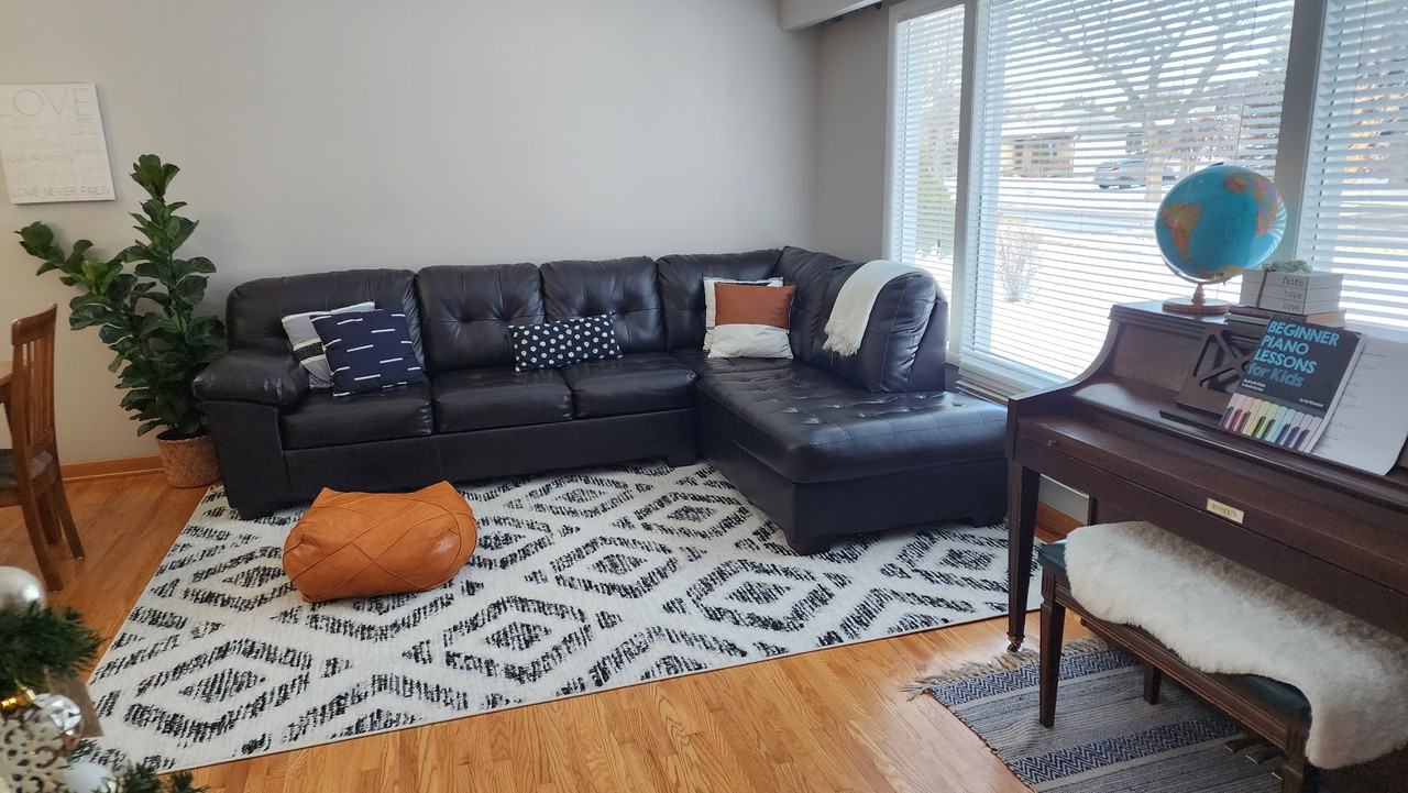 46 Arrowwood Drive S - Photo 2 of 34