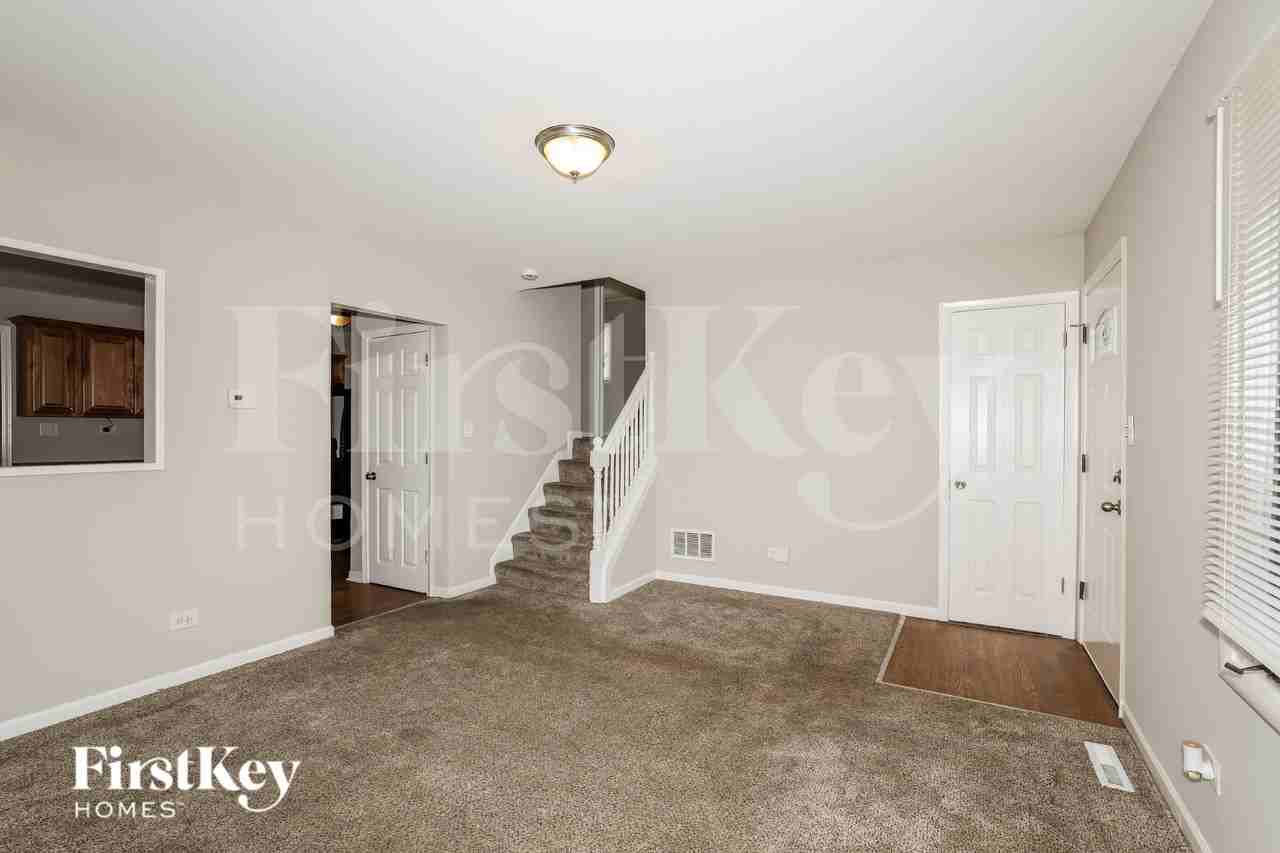 12865 W Highland Ave - Photo 2 of 16